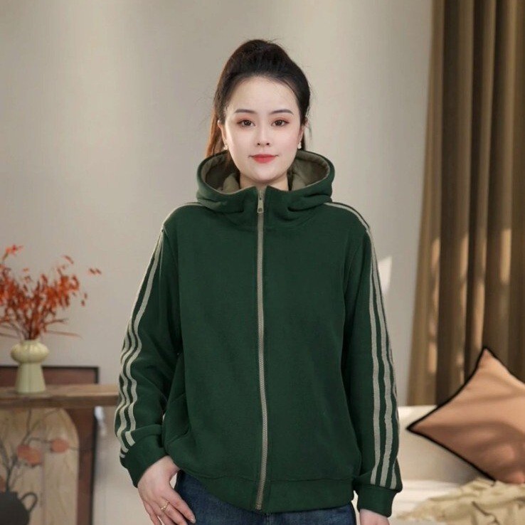 2025 Autumn and Winter Fashion Austrian Velvet Sports Sweatshirt Mom Women's Hooded Tops Loose Casual Velvet Top