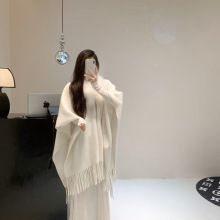 秋冬新款慵懒风斗逢披肩狐狸毛皮草毛呢流苏外套女时髦洋气