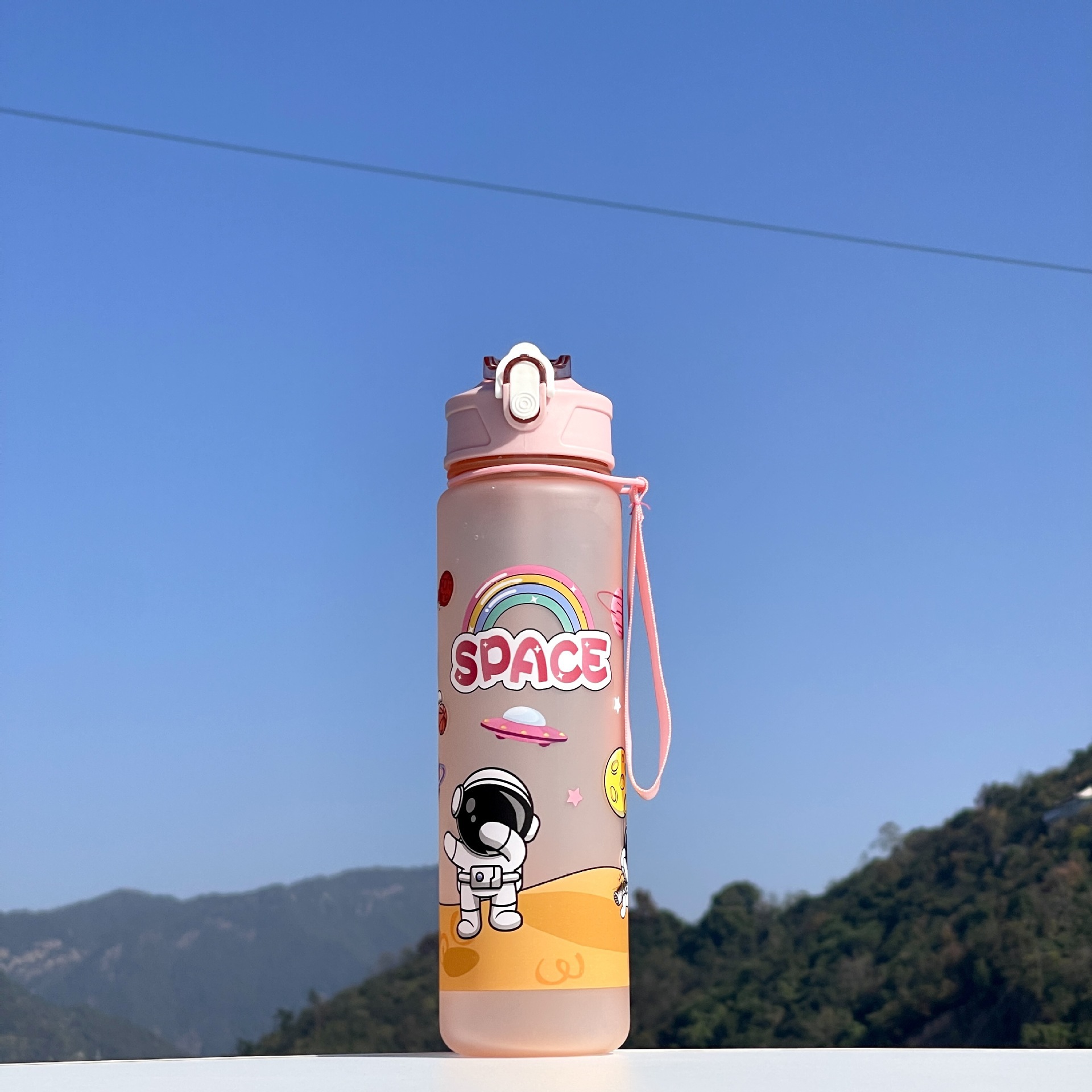 Taza de paja Kapi Barakatong con cierre Taza de mano Taza de plástico para deportes y fitness Taza de agua espacial para hombres y mujeres