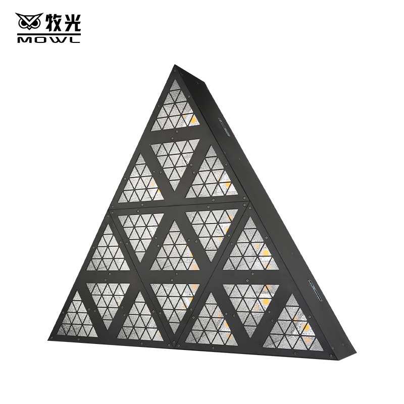 LED triángulo de luz de matriz a todo color caballo corriendo efecto de luz de empalme Barra de Flash claro bar rendimiento de la boda de control de voz KTV