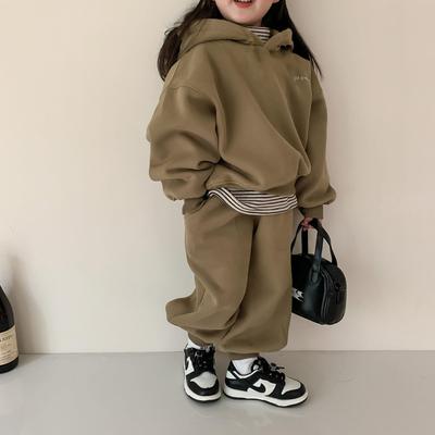 In the early summer of 2017, the new women's Korean version of the fashion small cardigan middle sleeve short embroidered sunscreen clothes thin versatile