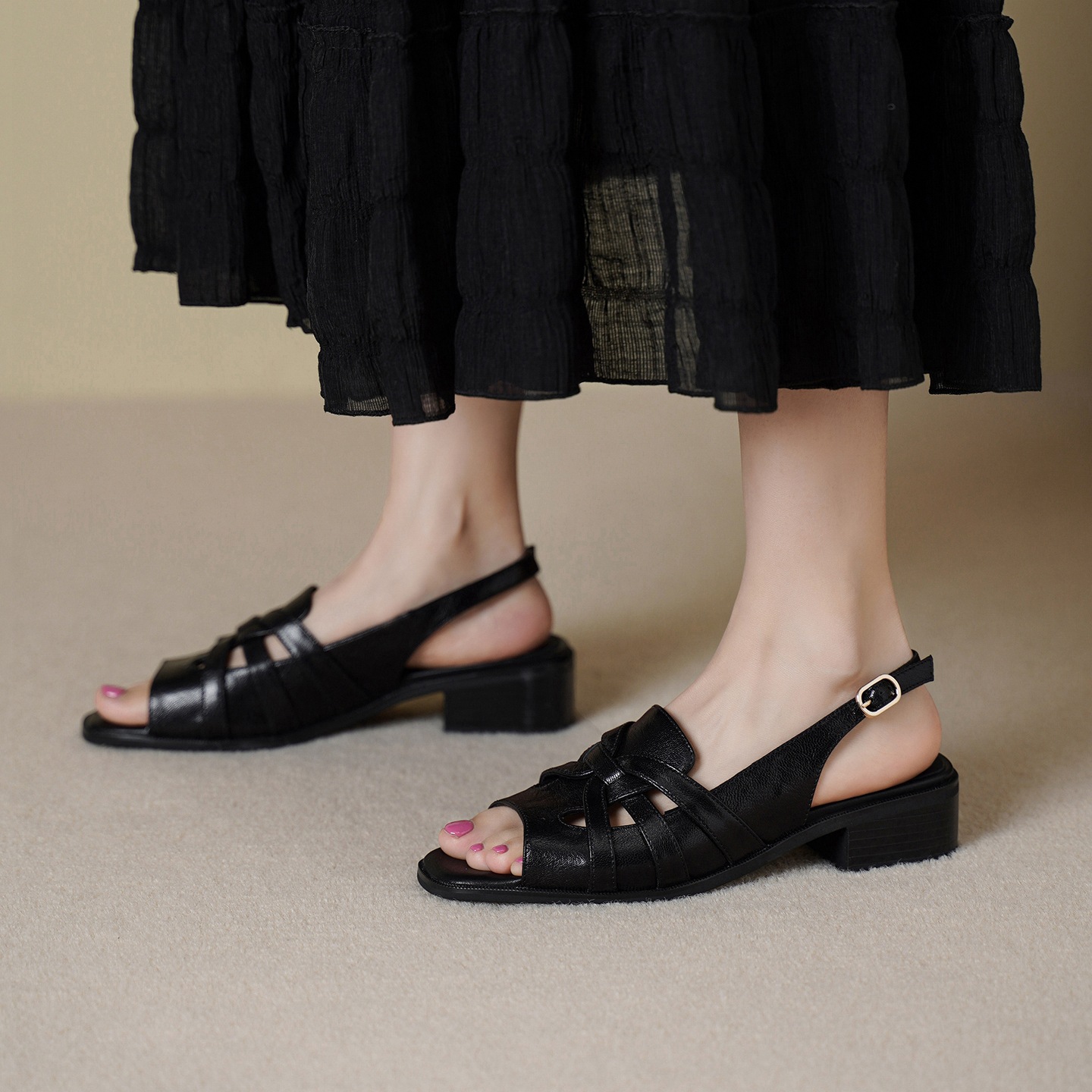 Sandal nữ hở mũi da cừu gót thô phong cách La Mã quai chữ T — đen
