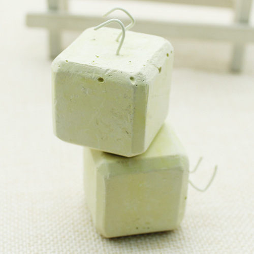 Factory direct sales cube pet hamster molar stone chinchilla squirrel rabbit parrot calcium molar stone 6