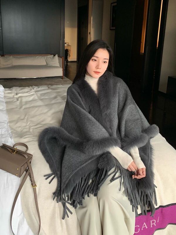 2025秋冬新款狐狸毛流苏披肩斗篷气质羊毛大衣女名媛高级感呢外套|undefined