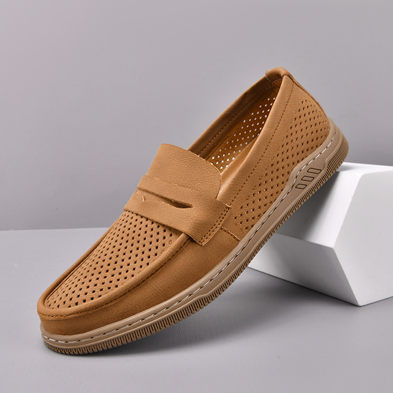 Zapatos de hombre de cuero real 2025 nuevos zapatos de negocios británicos transpirables con suela suave zapatos casuales perezosos con un zapato hueco