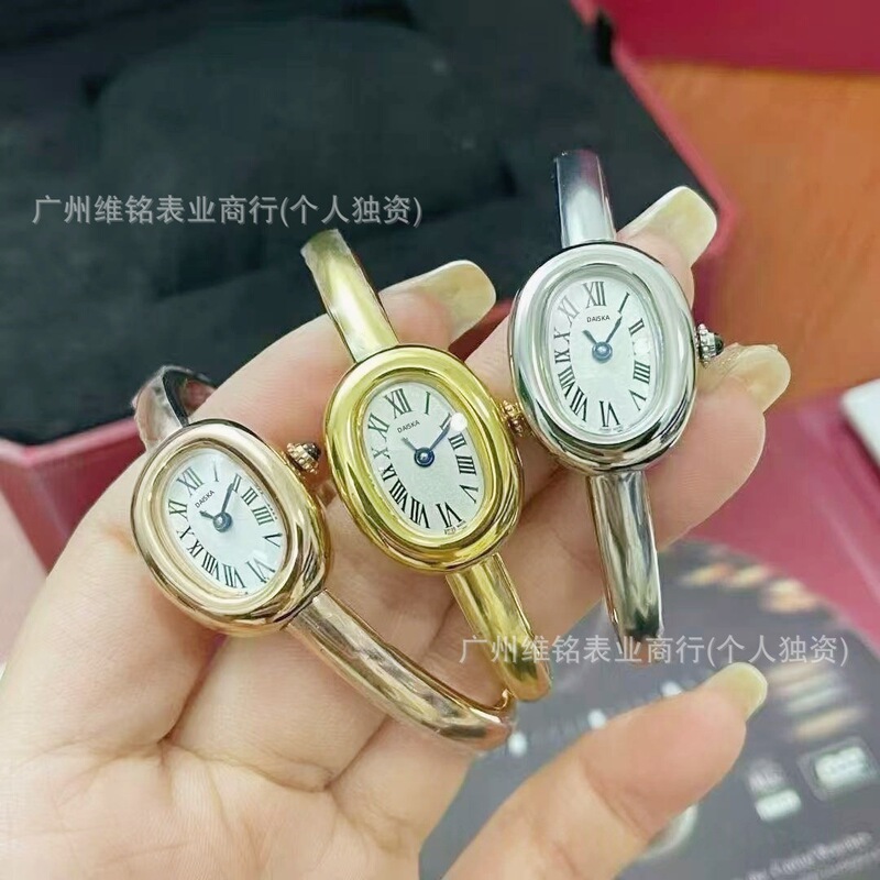 Foreign Trade Hot-Selling Watches for Women, Bathtub Series, Retro Style Wristwatch, Oval Roman Bracelet, Women's Quartz Watch