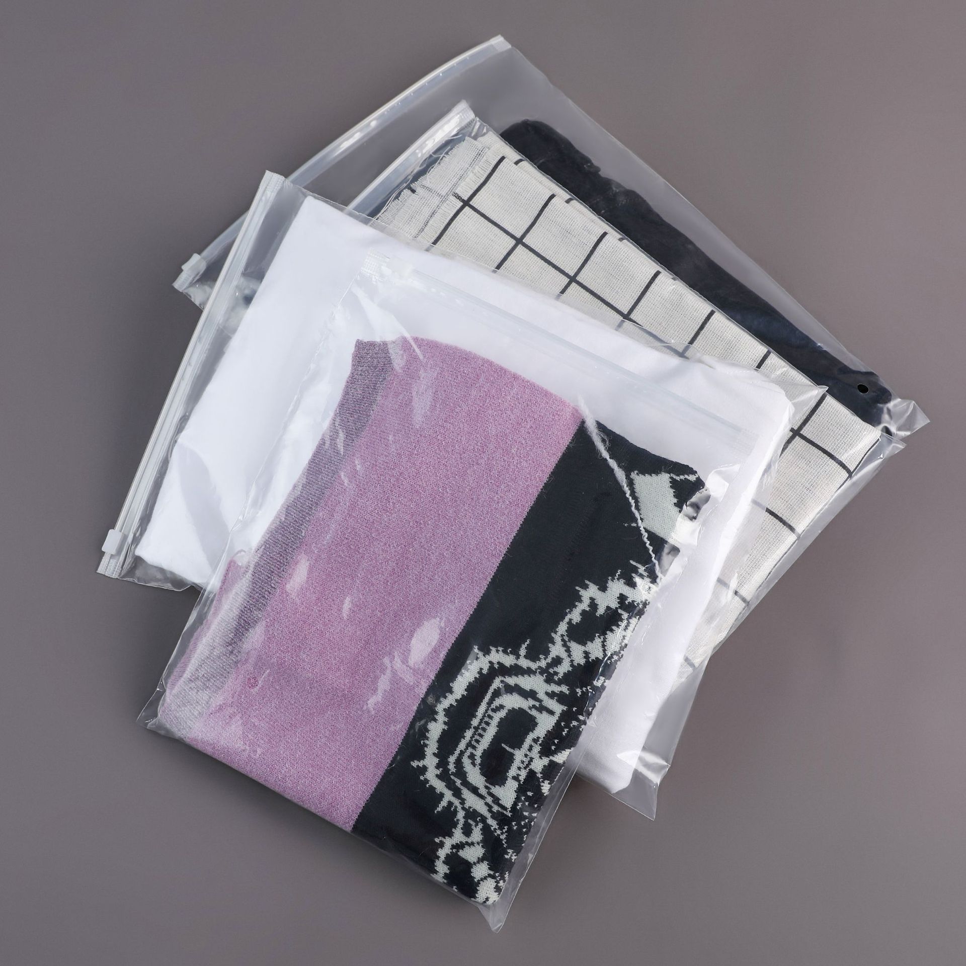 Bolsa de embalaje de ropa con cremallera transparente PE bolsa de cremallera de embalaje de ropa calcetines al por mayor bolsa ziplock de embalaje de ropa interior