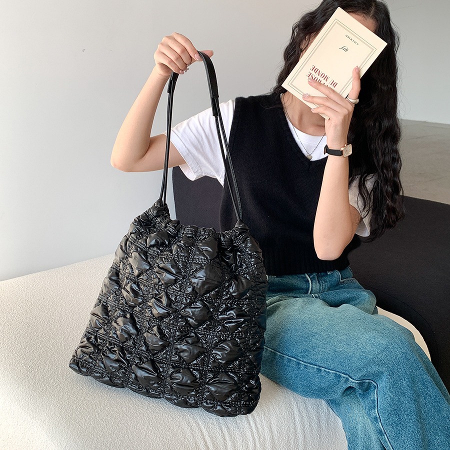 Nuovo piumino con bocca con coulisse, versione coreana, borsa tote da donna a quadri con spalla a diamante, grande capacità_voghion.com