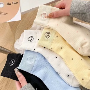 �m��Ů�ļ���ͨ���cС���̽����m���m����͸��ܛŴ���m��ϵ��Ͳ�m