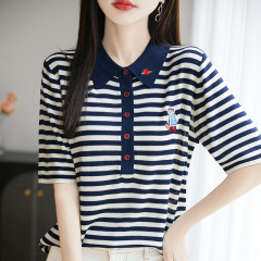 夏の気質ライト高級ラペルシャツ 2025 新しいニットアイスシルク半袖 Tシャツ刺繍刺繍トップ女性のための