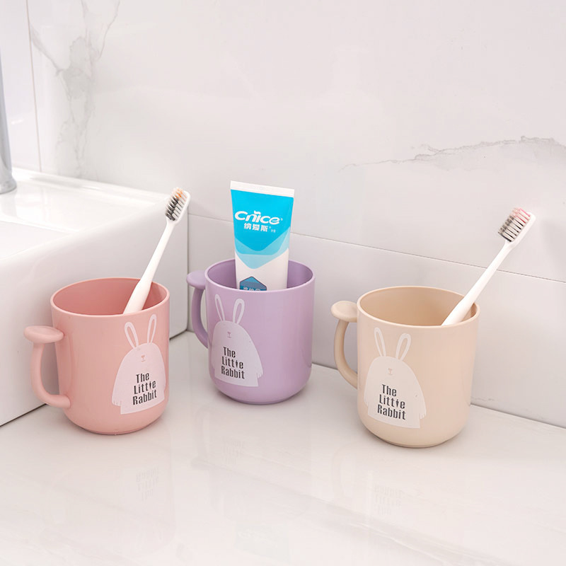 Vasos de plástico para cepillarse los dientes con asas, un par de vasos para enjuague bucal para parejas, de aspecto elegante y lujoso, para uso doméstico, venta al por mayor.