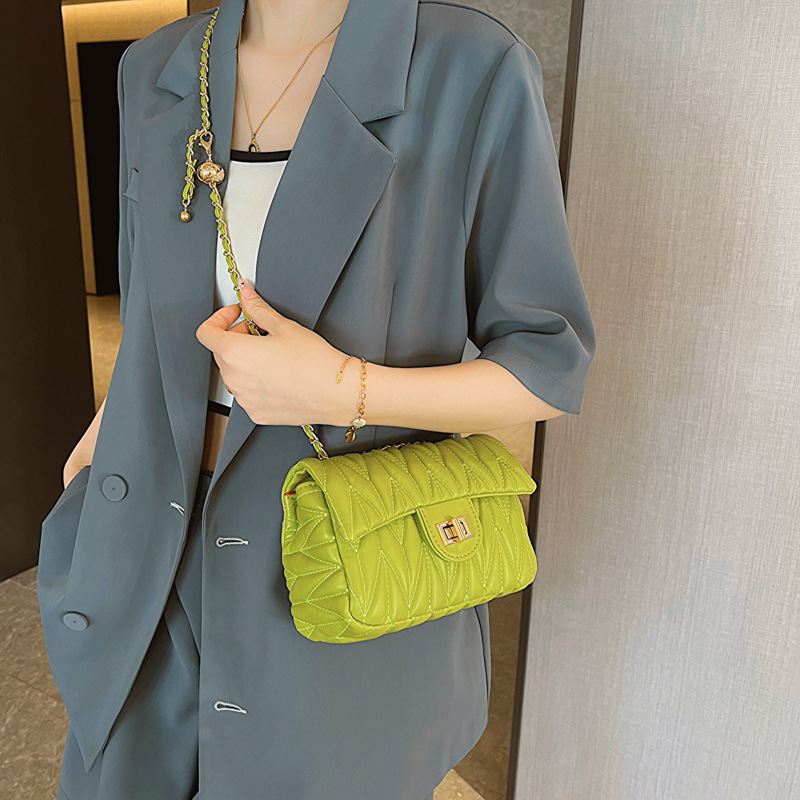 Small fragrant style bag women's bag 2023 new diamond embroidery thread chain bag small gold ball texture foreign style single shoulder crossbody bag_voghion.com