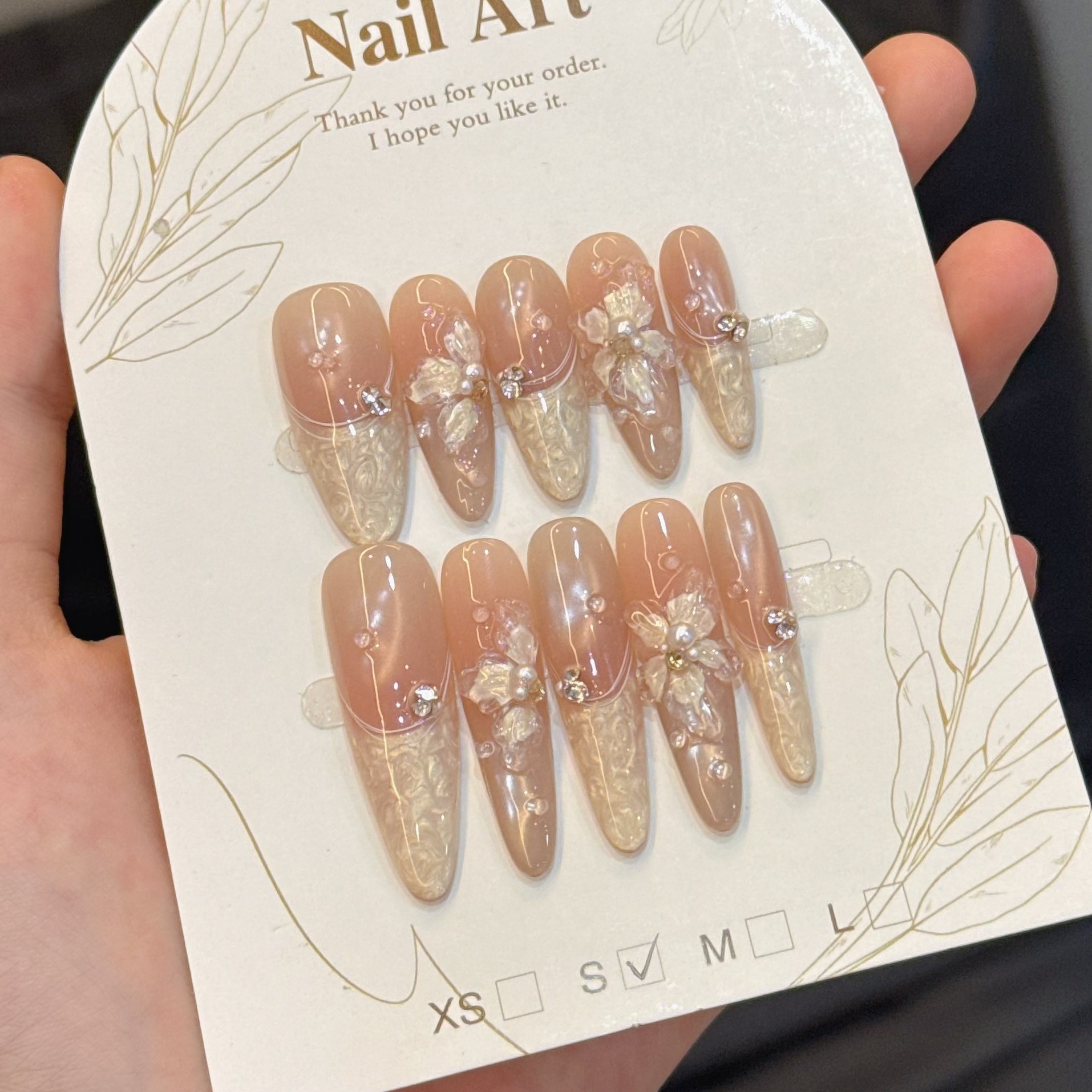 [Early Spring] Purely Handmade Premium Wearable Nails with Cat-Eye Effect, Gentle and Complexion-Enhancing, French-Style Three-Dimensional Carved Pearl Nail Stickers
