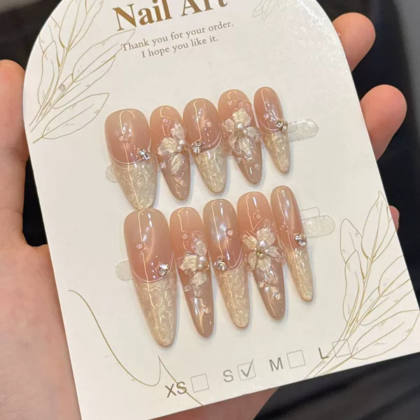 [Early Spring] Purely Handmade Premium Wearable Nails with Cat-Eye Effect, Gentle and Complexion-Enhancing, French-Style Three-Dimensional Carved Pearl Nail Stickers