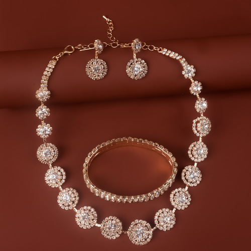 New European and American-style exaggerated rhinestone three-piece necklace set—women's versatile elastic cord bracelet, perfect for wedding attire and livestreaming factories.