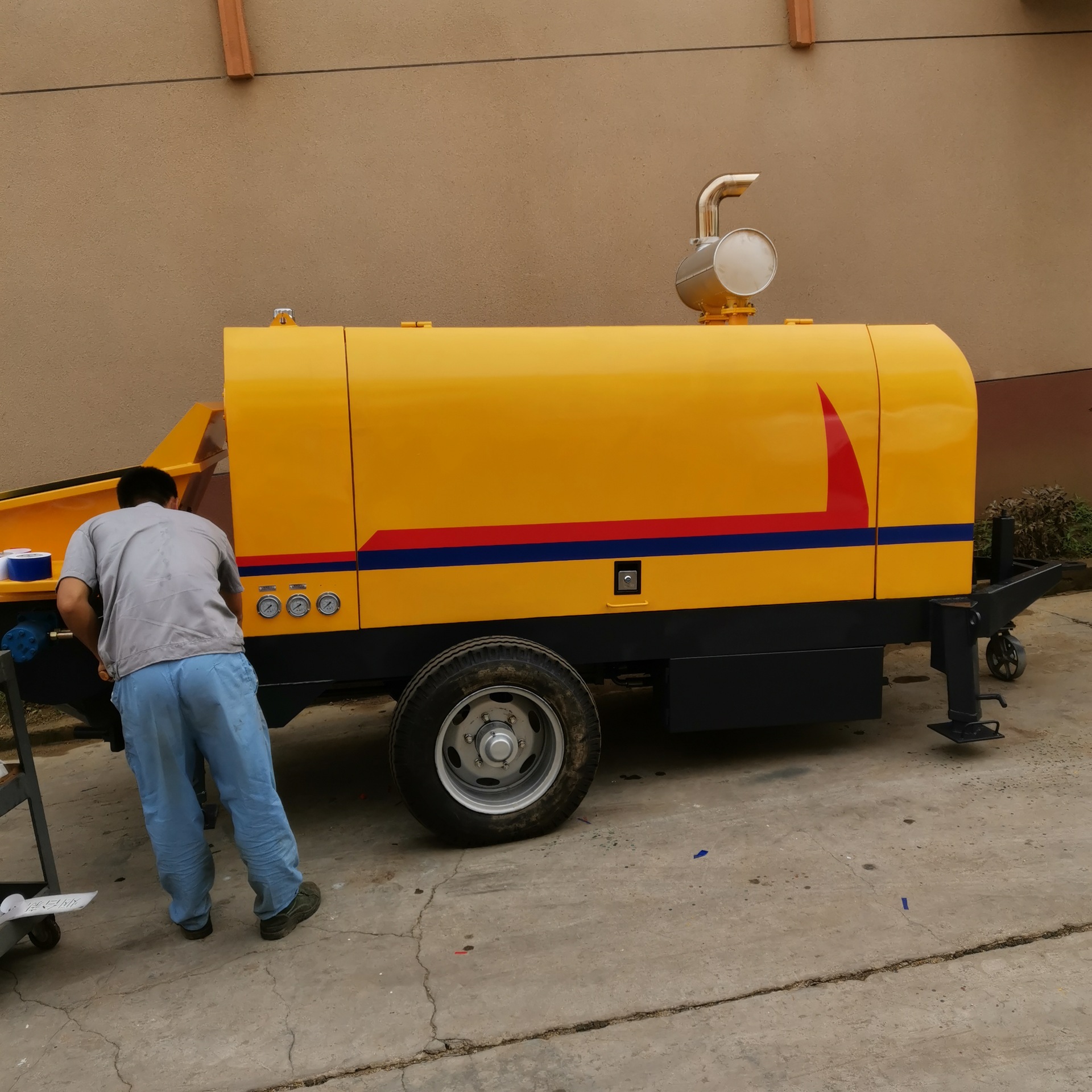 40泵 柴油机混凝土输送泵 康明斯发动机地泵 烟台新赛15253536988