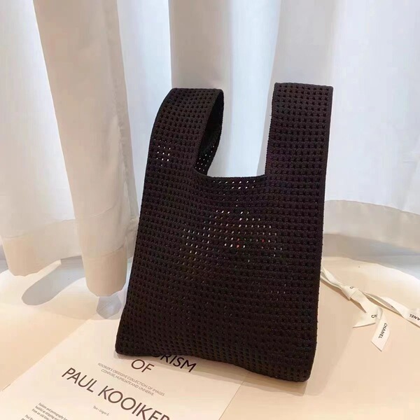 Retro knitted one-shoulder bag
