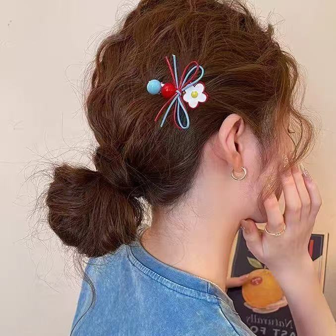 Haarspange Mit Floraler Schleife Und Perlen In Rot Und Blau_voghion.com