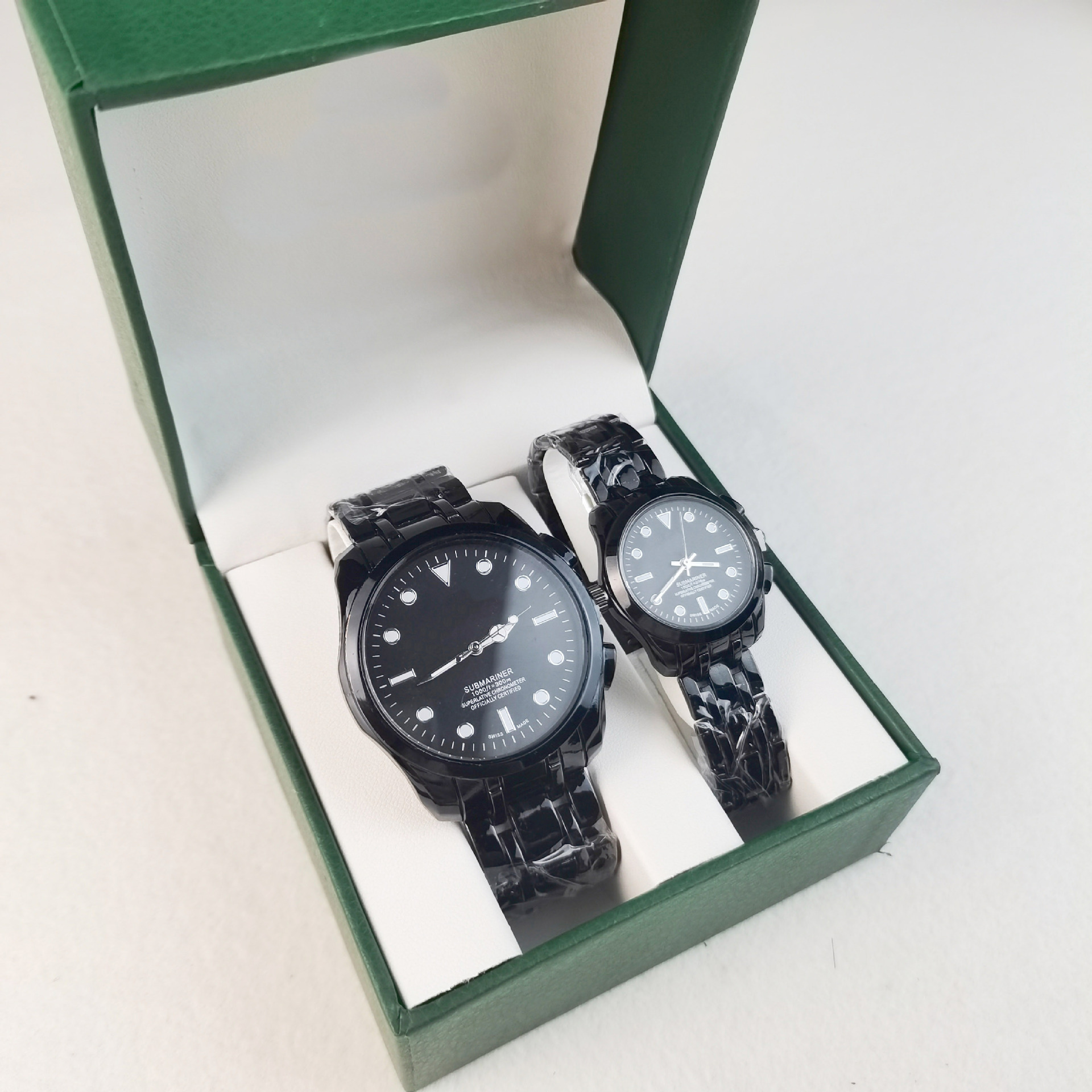 Cross-Border New Couple Watches Sports and Leisure Light Luxury Men's and Women's Watches Steel Band Waterproof Quartz