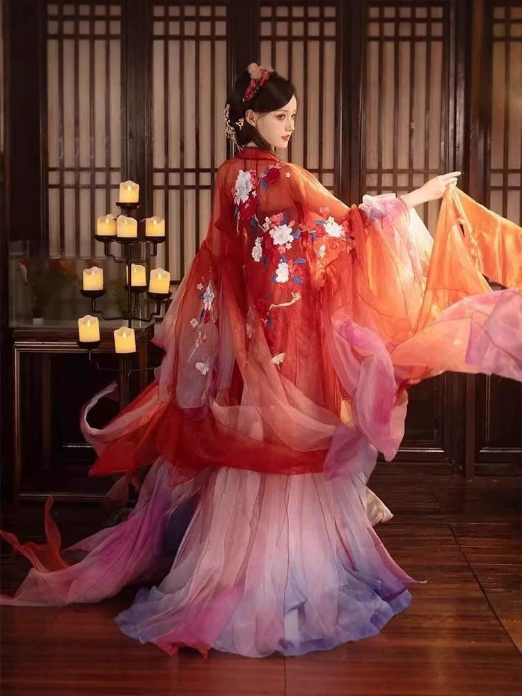 Набор танского ханфу (Tu Qiqi) «Pomegranate Flower God» — вышитая рубаха с широкими рукавами, юбка и шёлковый шаль
