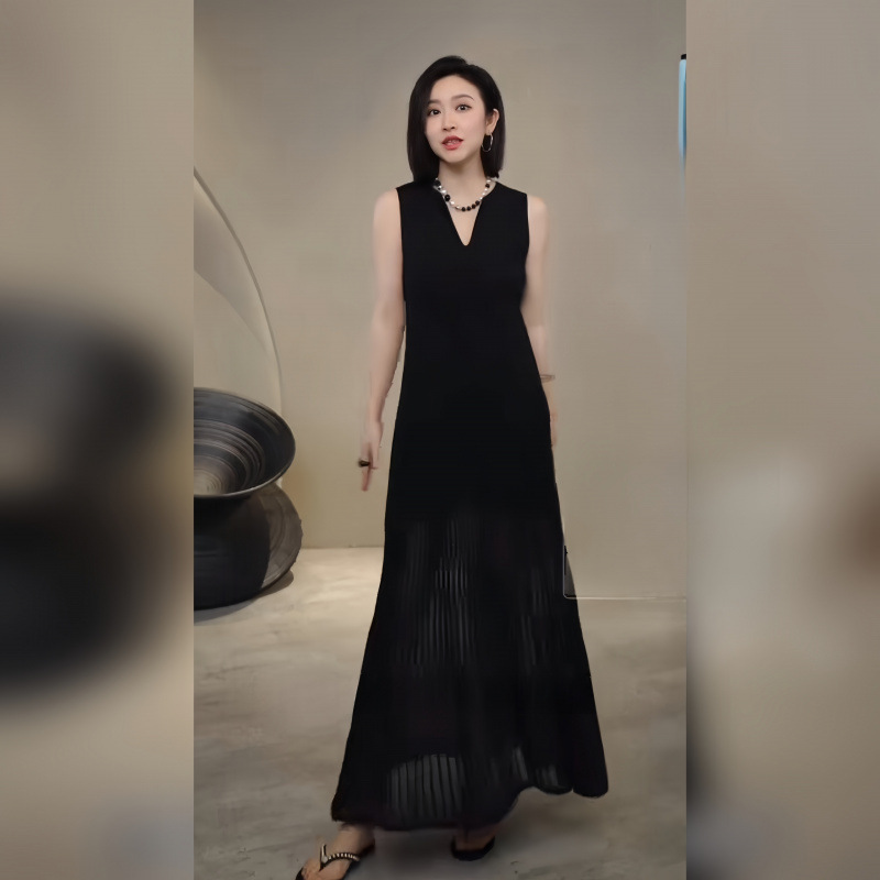 7647 French Elegant V-neck Sleeveless Tailored Stitching Micro-through Hem dress Women