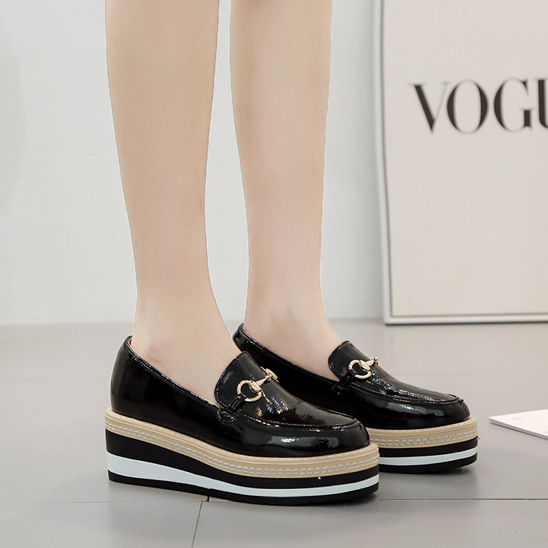 2025秋季新款韩版条纹底厚底松糕鞋圆头坡跟单鞋增高鞋套脚一脚蹬