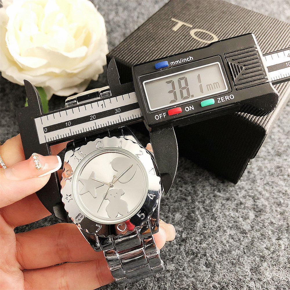 Dames horloge met peach beer motief en elegant design_voghion.com