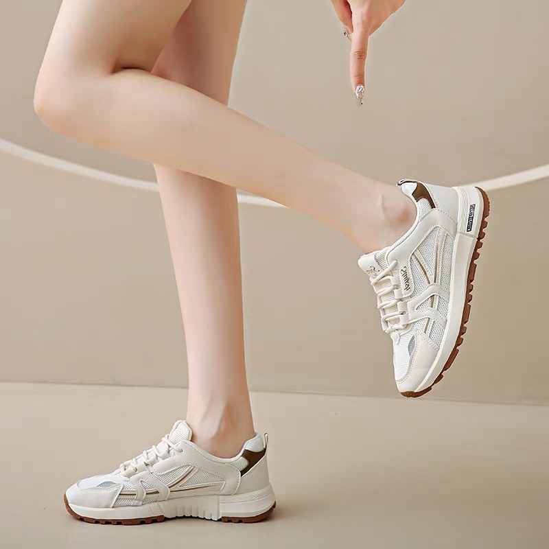 Zapatos blancos pequeños transpirables de malla con suela gruesa para mujer, nuevos y versátiles zapatos casuales de tabla con forma de bizcocho_voghion.com