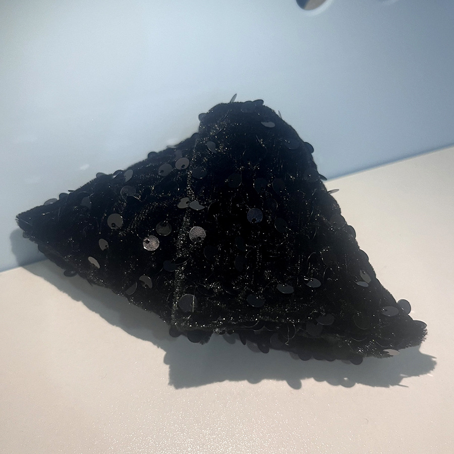 스팽글 삼각형 그리퍼#검은색