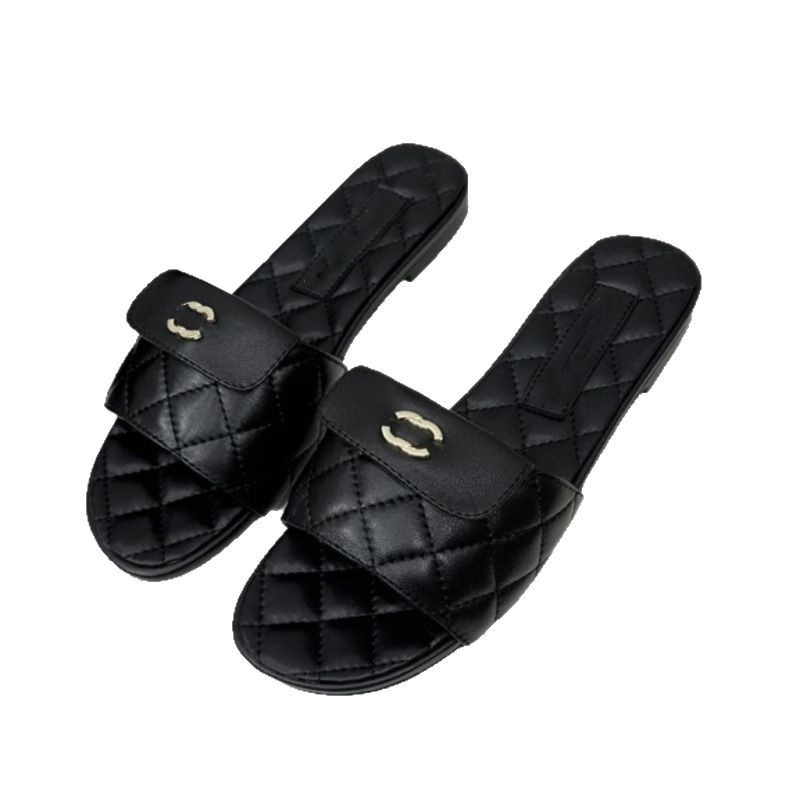 Zapatillas de viento de fragancia pequeña para mujer, primavera y verano 2025 nuevo estilo de cadena negra moda rombo fondo suave zapatillas planas de una palabra