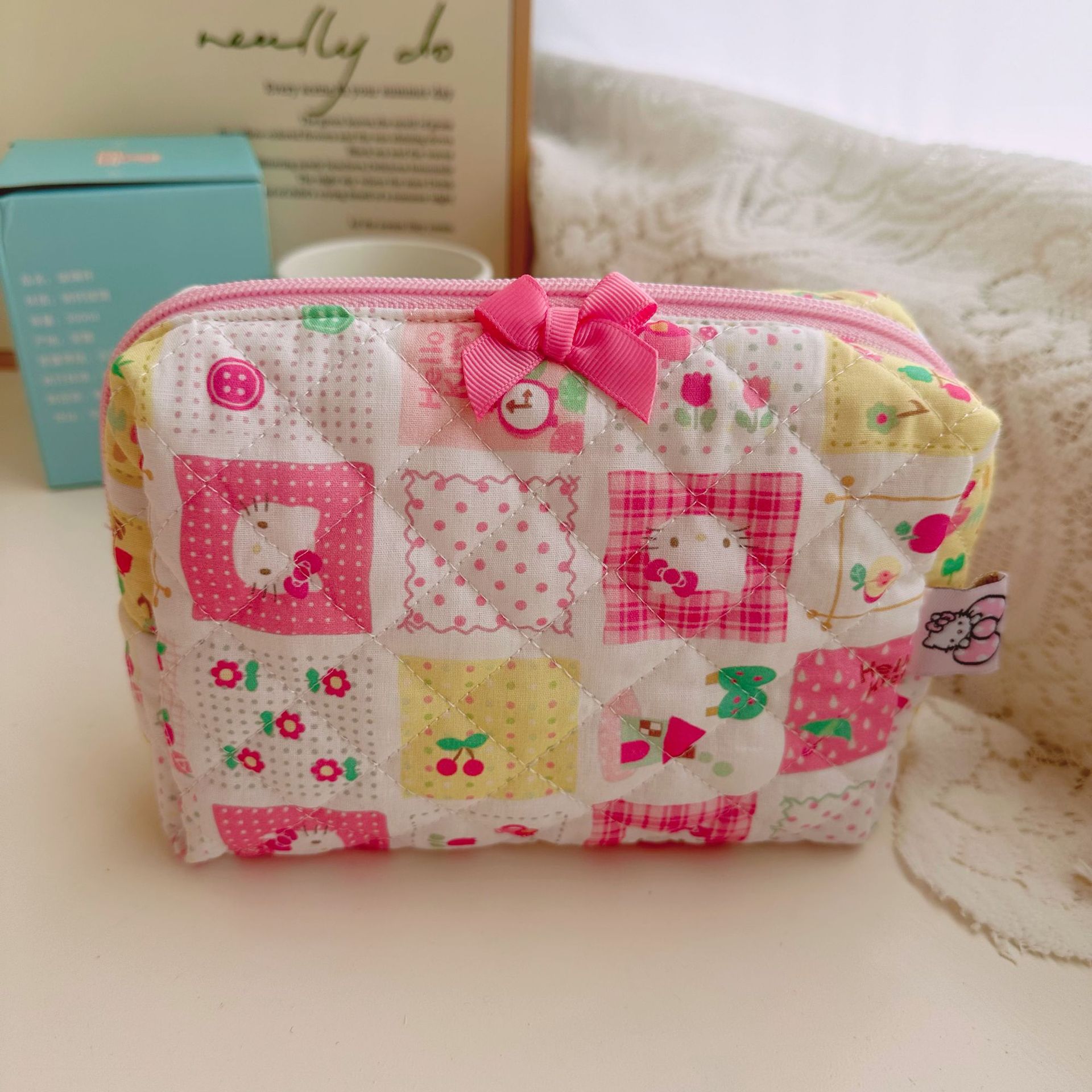 キルティング刺繍綿布芸アニメかわいいKT少女口紅化粧品収納バッグ化粧バッグ手作りバッグ卸売り