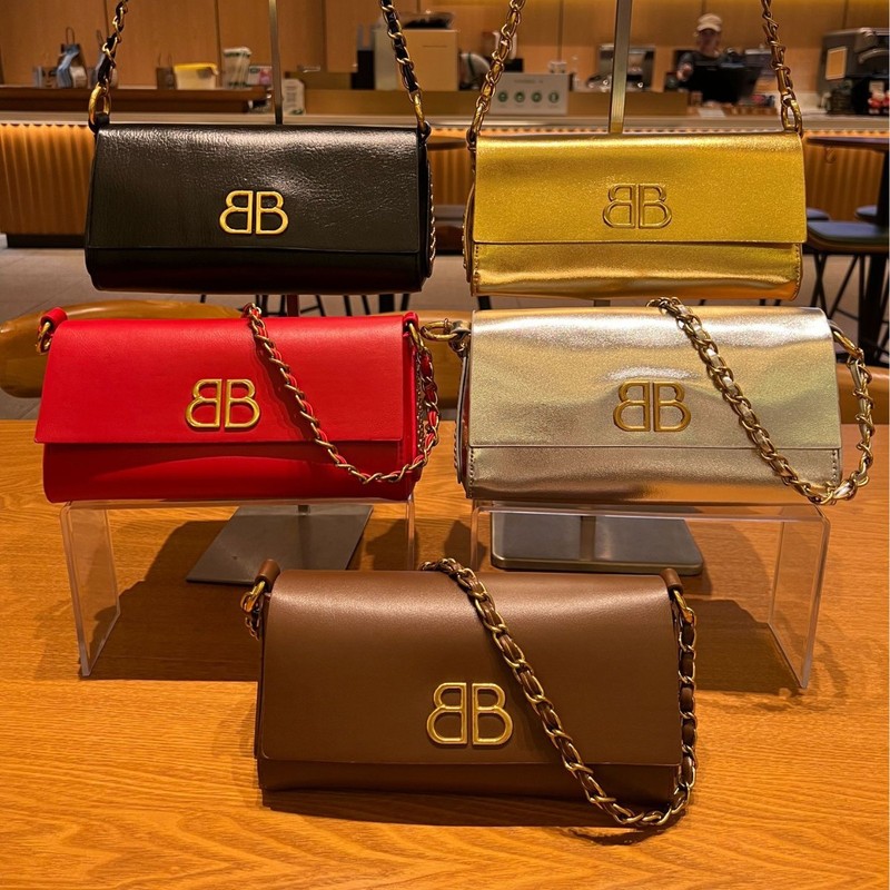 2025 New Rivet Women's Bag Letter Magnetic Buckle Fashion All-match Triangle Crossbody Handbag Shoulder Bag