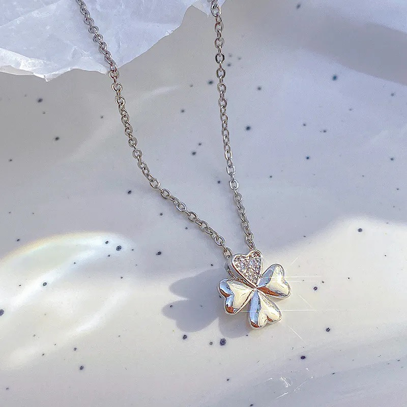 (2개) 2024 새로운 행운의 네 잎 클로버 목걸이 다이아몬드 목걸이 티타늄 스틸 칼라 본 하이 엔드 틈새 목걸이 도매