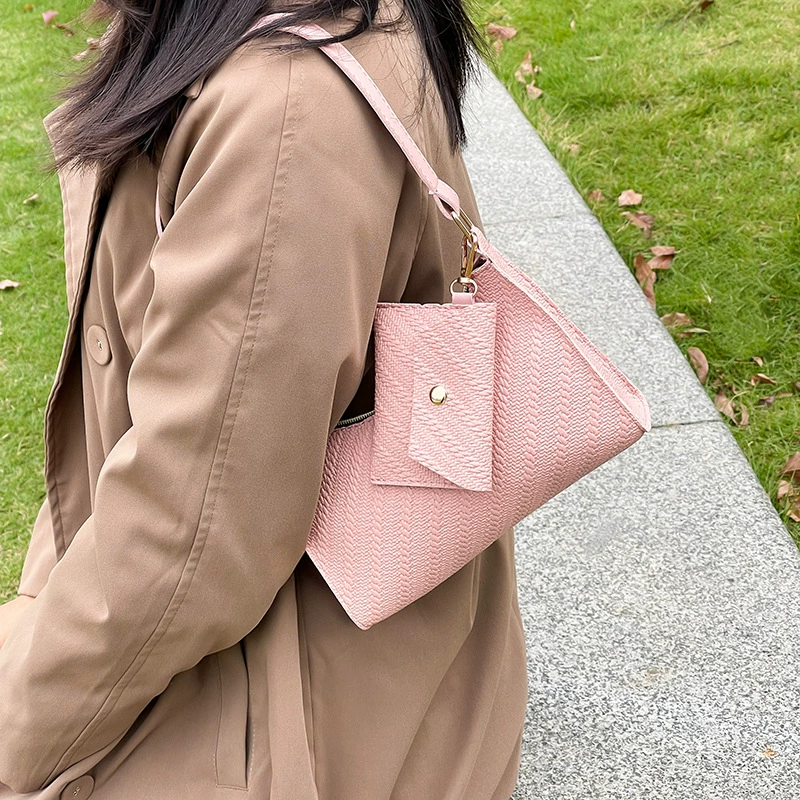 Underarm bag for leisure, one-shoulder bag