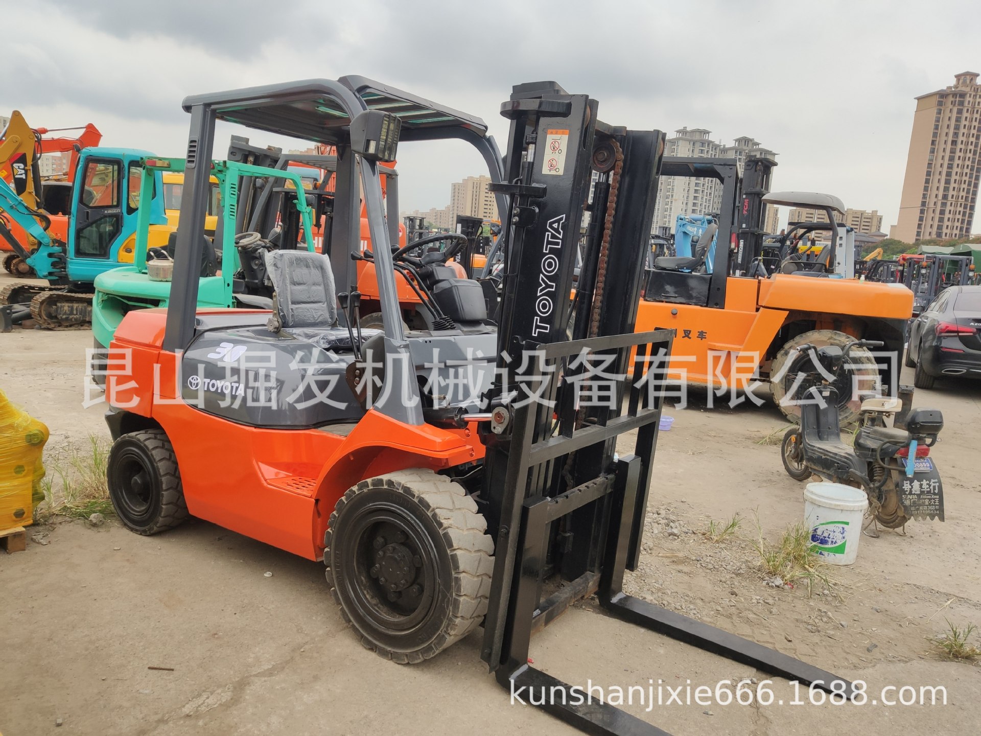 二手丰3吨柴油叉车丰田30-7F 丰田8F叉车