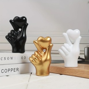 Spot Cross-Border Hot-Selling Valentine's Day Heart Gesture Ornaments Simple Desktop Living Room Decoration Resin Crafts