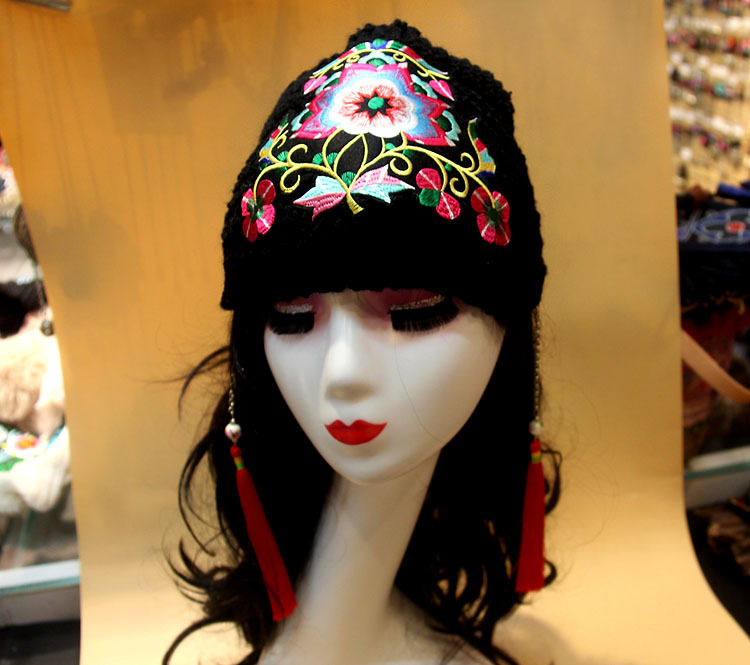 民族风流苏绣花发兜