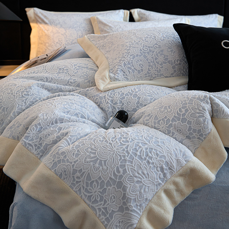 High-end engrosado tallado leche de seda de cuatro piezas conjunto 2025 nuevo invierno de doble cara de coral cama de seda de cama
