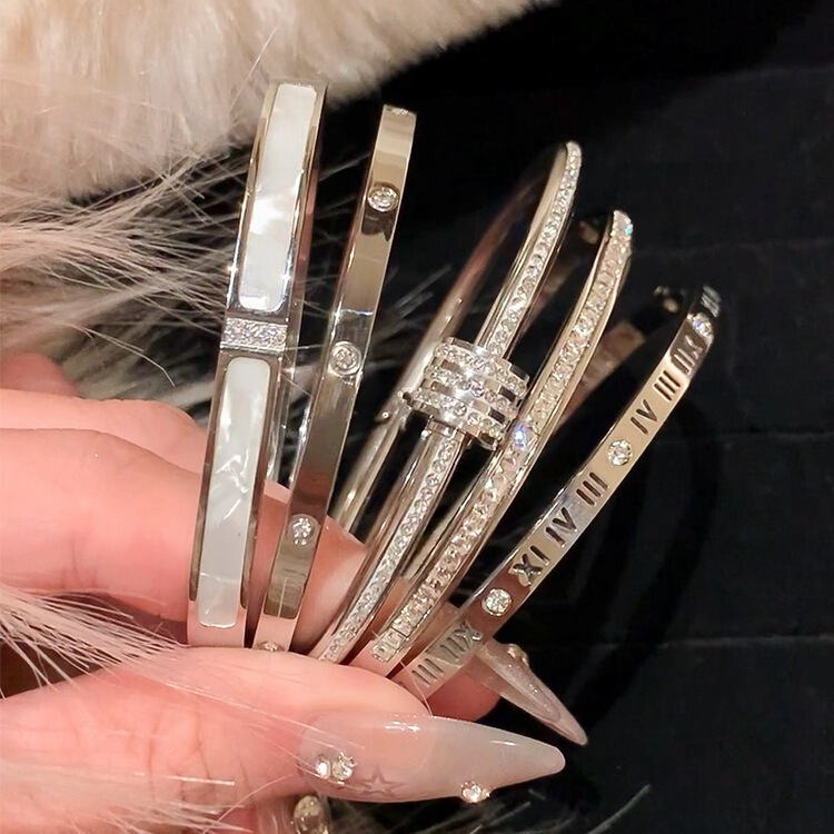 Titanium Bracelet Light Luxury Stainless Steel Bracelet Girl's High-class Niche Simple Full Diamond Bracelet Couple's Hand Jewelry Titanium Bracelet Light Luxury Stainless Steel Bracelet Girl's High-class Niche Simple Full Diamond Bracelet Couple's Hand Jewelry
