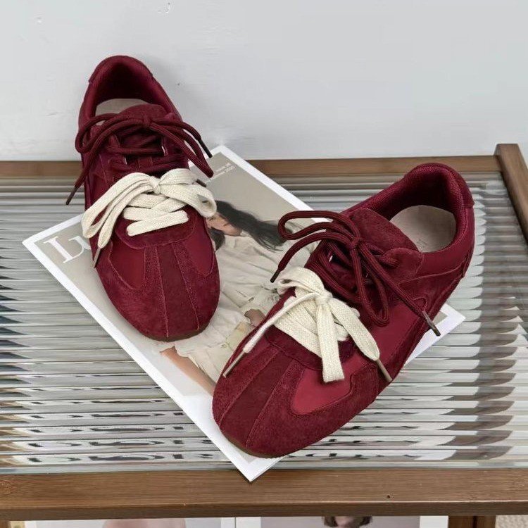 Red Retro Flat German Training Shoes for Women, Soft-Soled Casual Sneakers, 2026 Autumn New Versatile Sports Shoes for Women