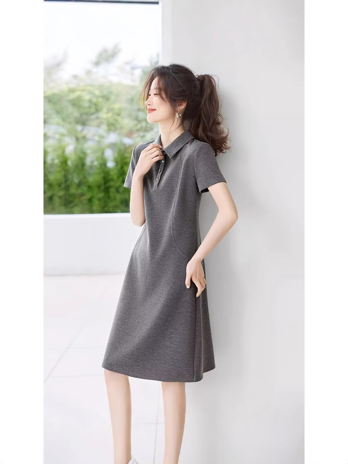 Váy liền thân sequin eo thon cổ POLO tay ngắn — xám