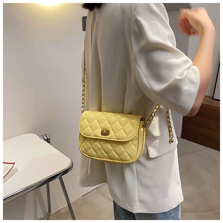 Fashion Rhombic Chain Solid Color Shoulder Messenger Small Square Bag display picture 6