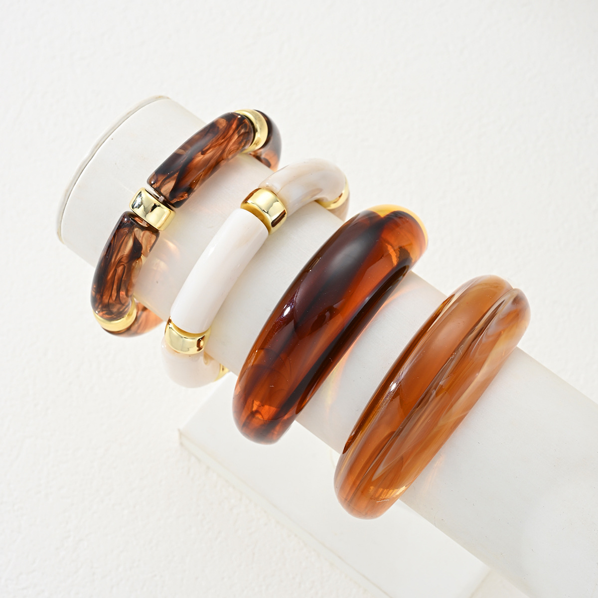 Europa y los Estados Unidos transfronterizos nuevos pulseras acrílicas retro creativas abiertas anchas sensaciones de alta calidad lujosas joyas de pulseras