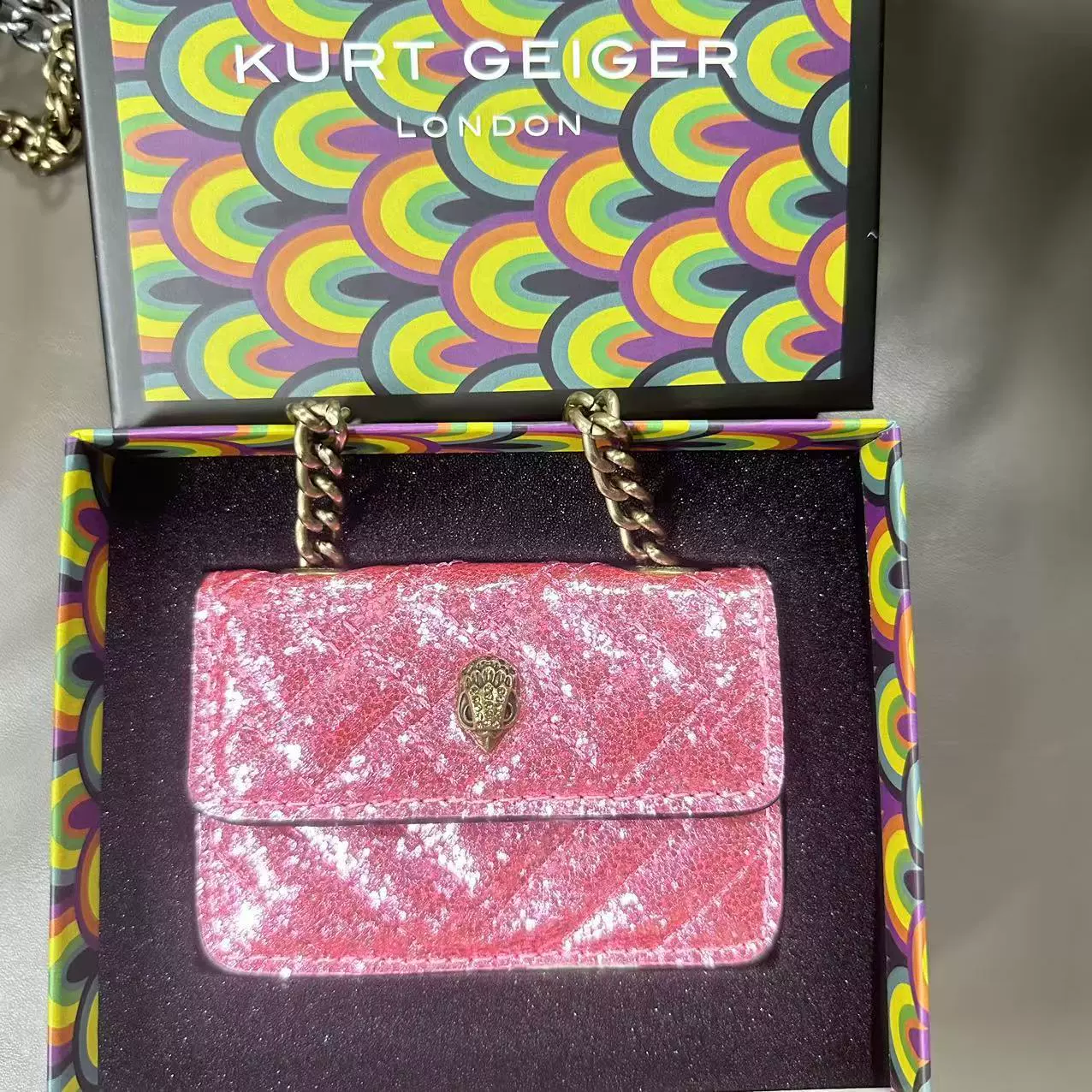 Мини-сумка Kurt Geiger с вышитой головой орла, контрастная цветная глянцевая картонная сумка с цепочкой на одно плечо