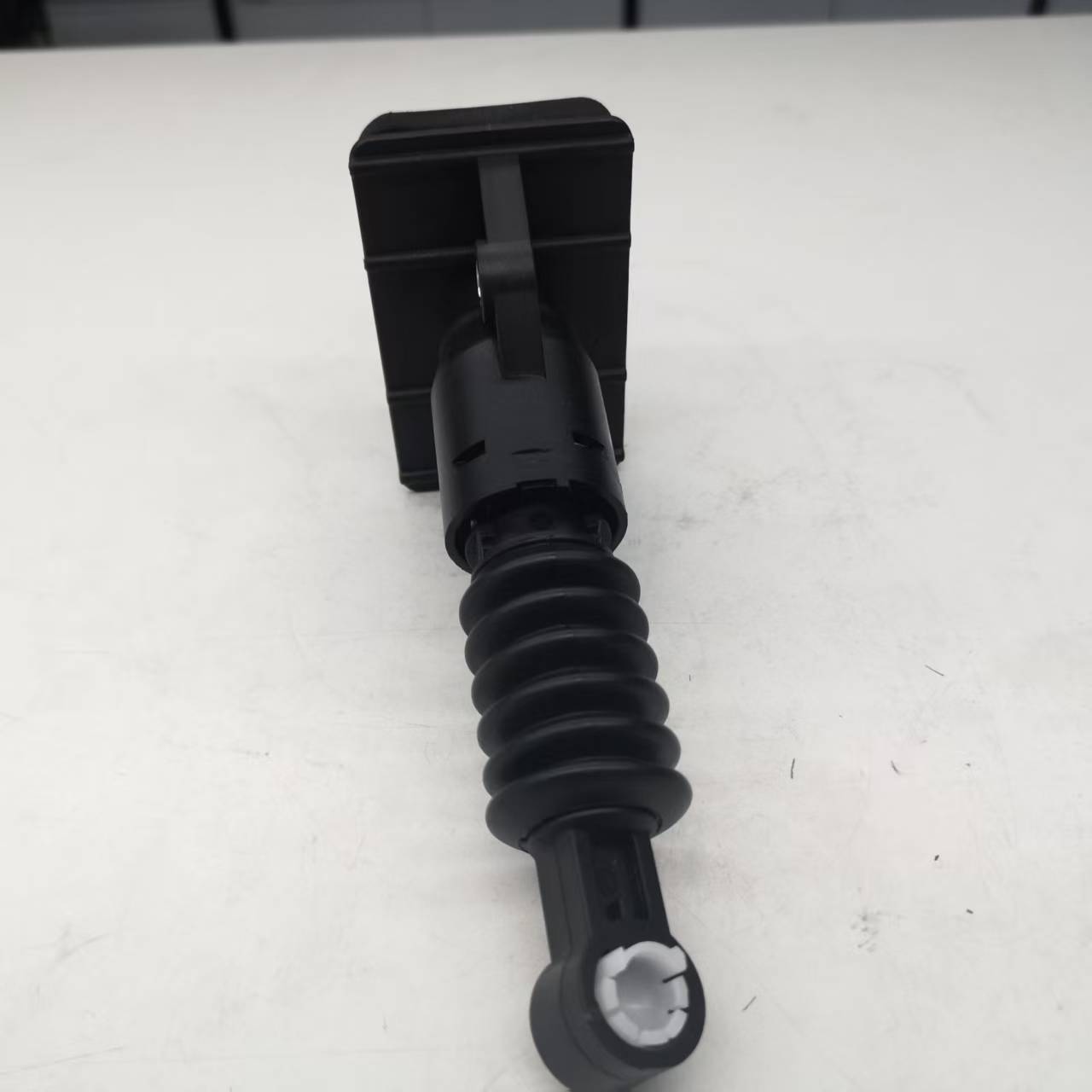 Clutch Master Cylinder Suitable for Chevrolet Onix Nova Tracher 25204558 24585304