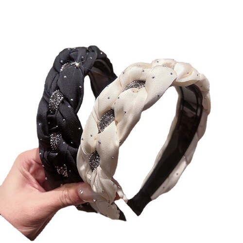 Black rhinestone twist high skull headband for girls with a high-end sense of going out and versatile hairpins and hair accessories for face wash headbands and hair bundles