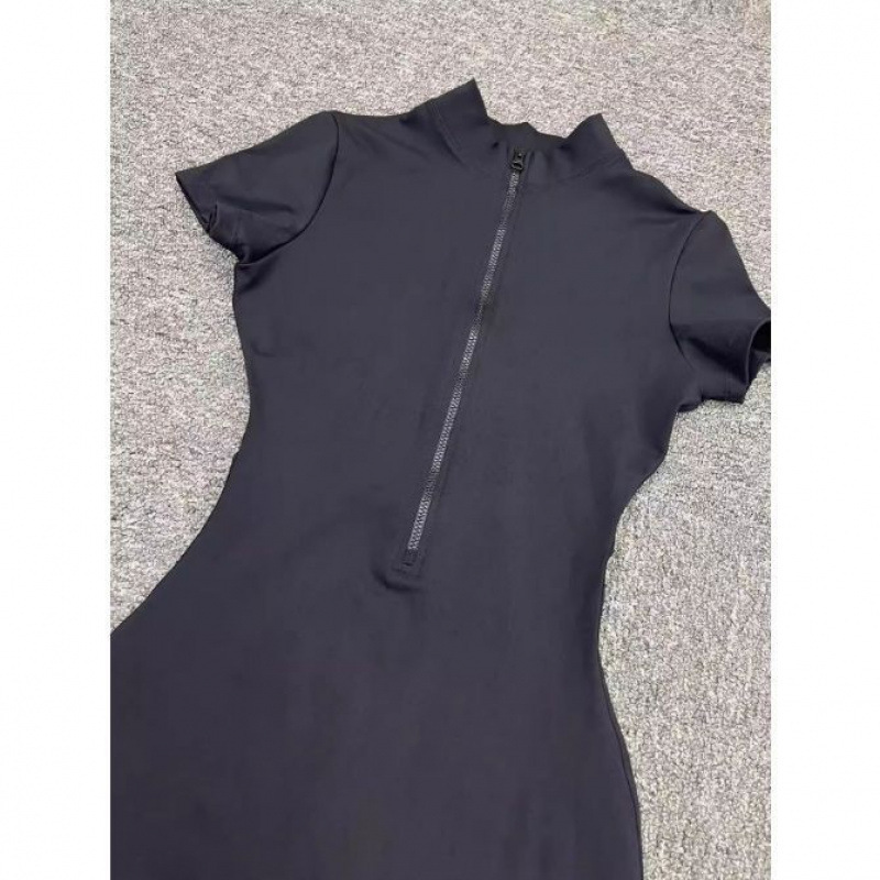 ヨガの連体は欧米風の秋の新型の半袖の連体の服の女性のダンスのフィットネスのタイトな運動の連体のショートパンツを着ます。|undefined
