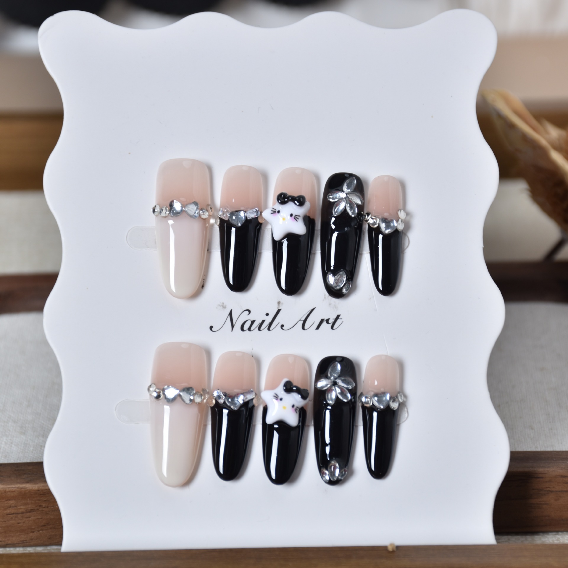 Cute dibujos animados estudiantes usan uñas hechas a mano al por mayor uñas falsas usadas largas uñas negras franceses