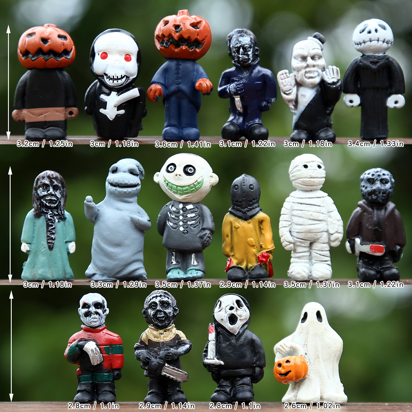 단일 가격과 약간의 결함이 있는 할로윈 피규어 16개