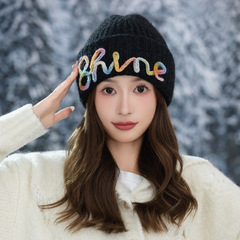 韩版彩色线条字母针织帽显脸小冬季帽子女款加厚保暖护耳毛线帽潮